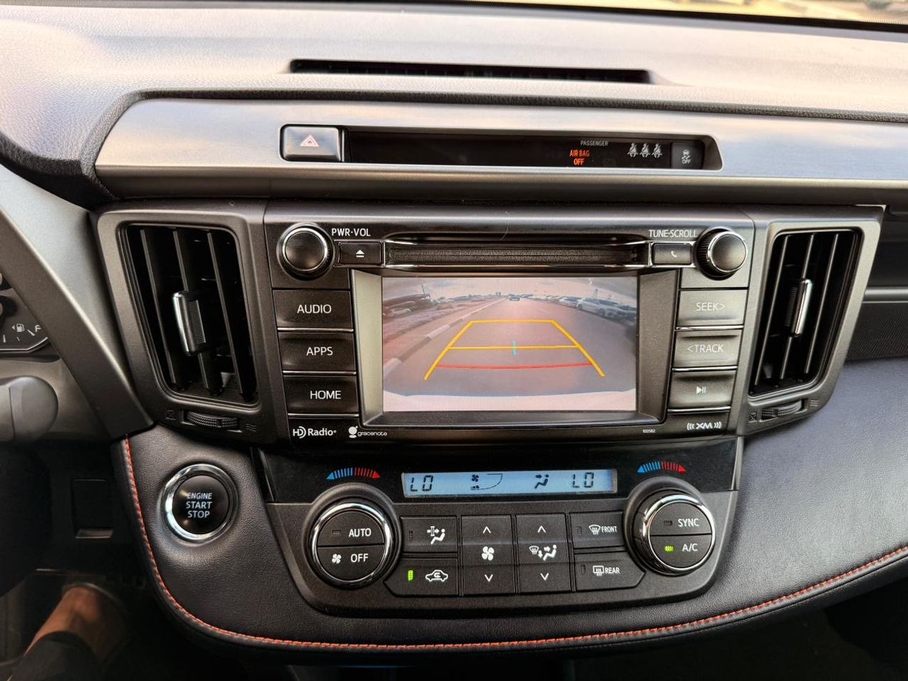 تويوتا راف ٤ SE 2.5L Full option Sunroof, leather 2017