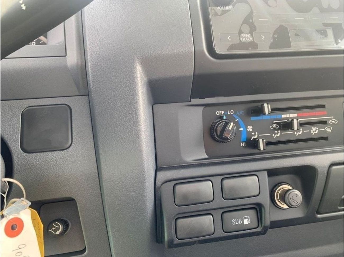 تويوتا لاند كروزر بيك آب 2023 TOYOTA LAND CRUISER pick up 4.2L SINGLE CABIN manual diesel