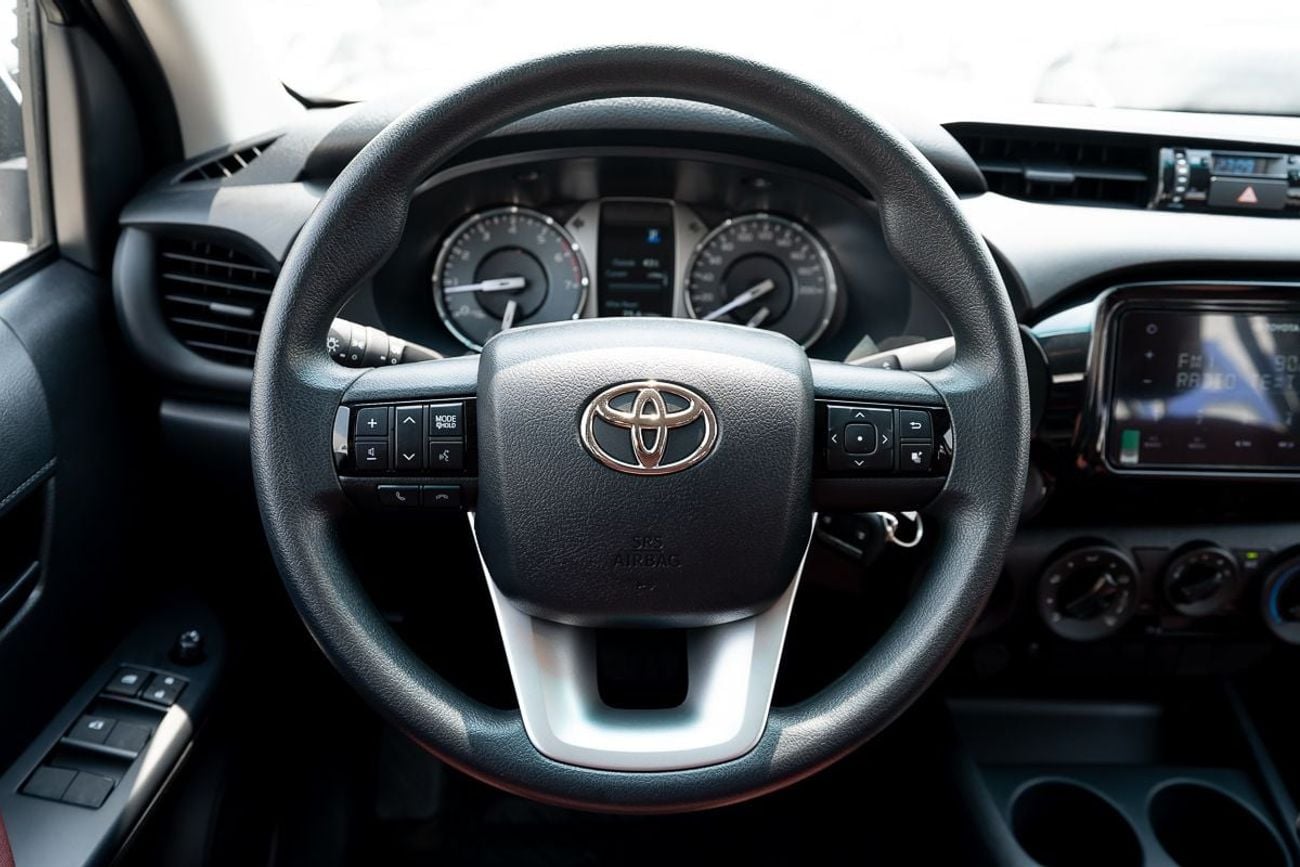 تويوتا هيلوكس GLX 2.7L Petrol Double Cabin Automatic Transmission 4x4 2026