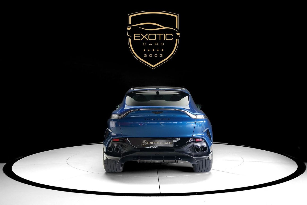 Aston Martin DBX 707