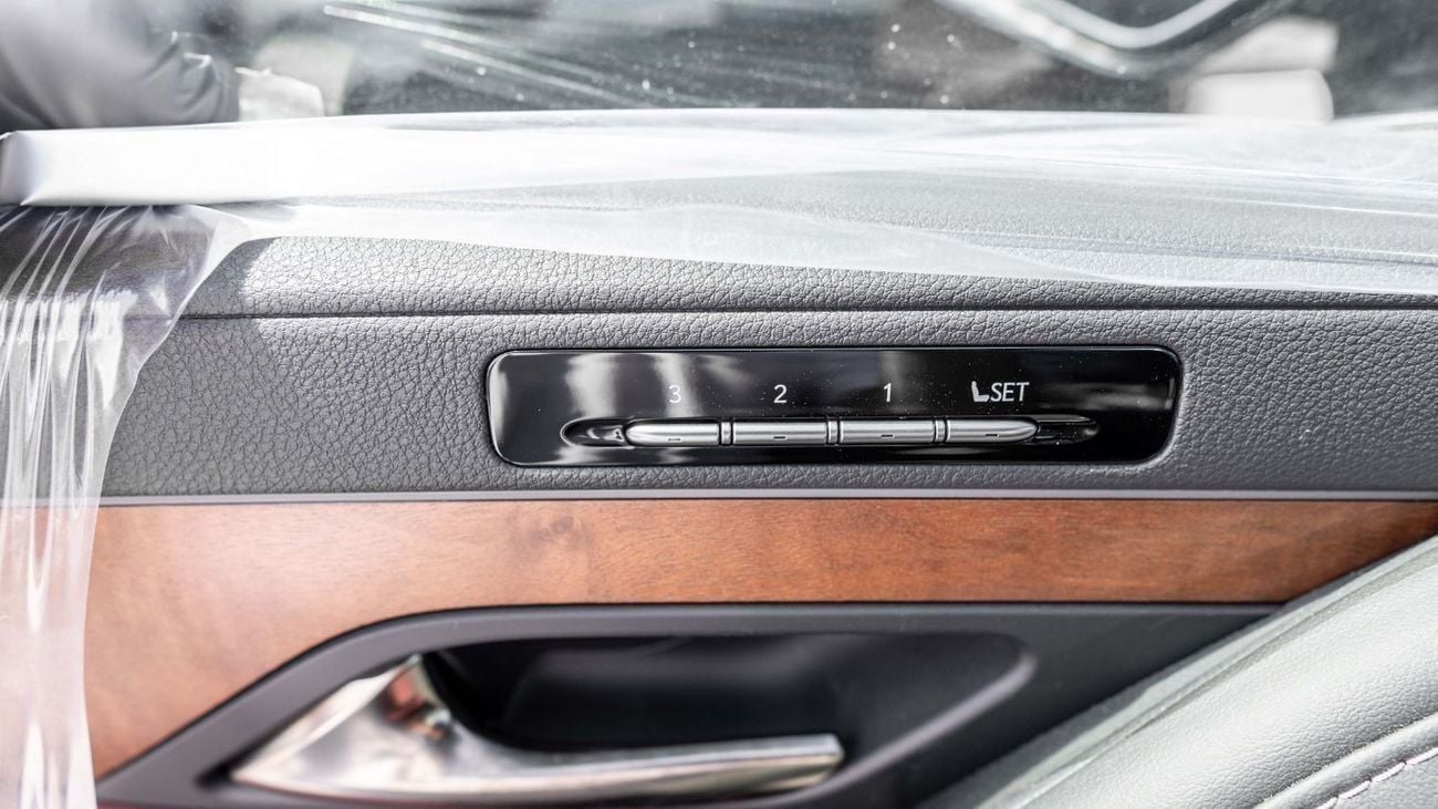 Lexus LX 600 2026 Lexus LX600 Signature 3.5L AT Petrol (Black-Red) Wood Accent