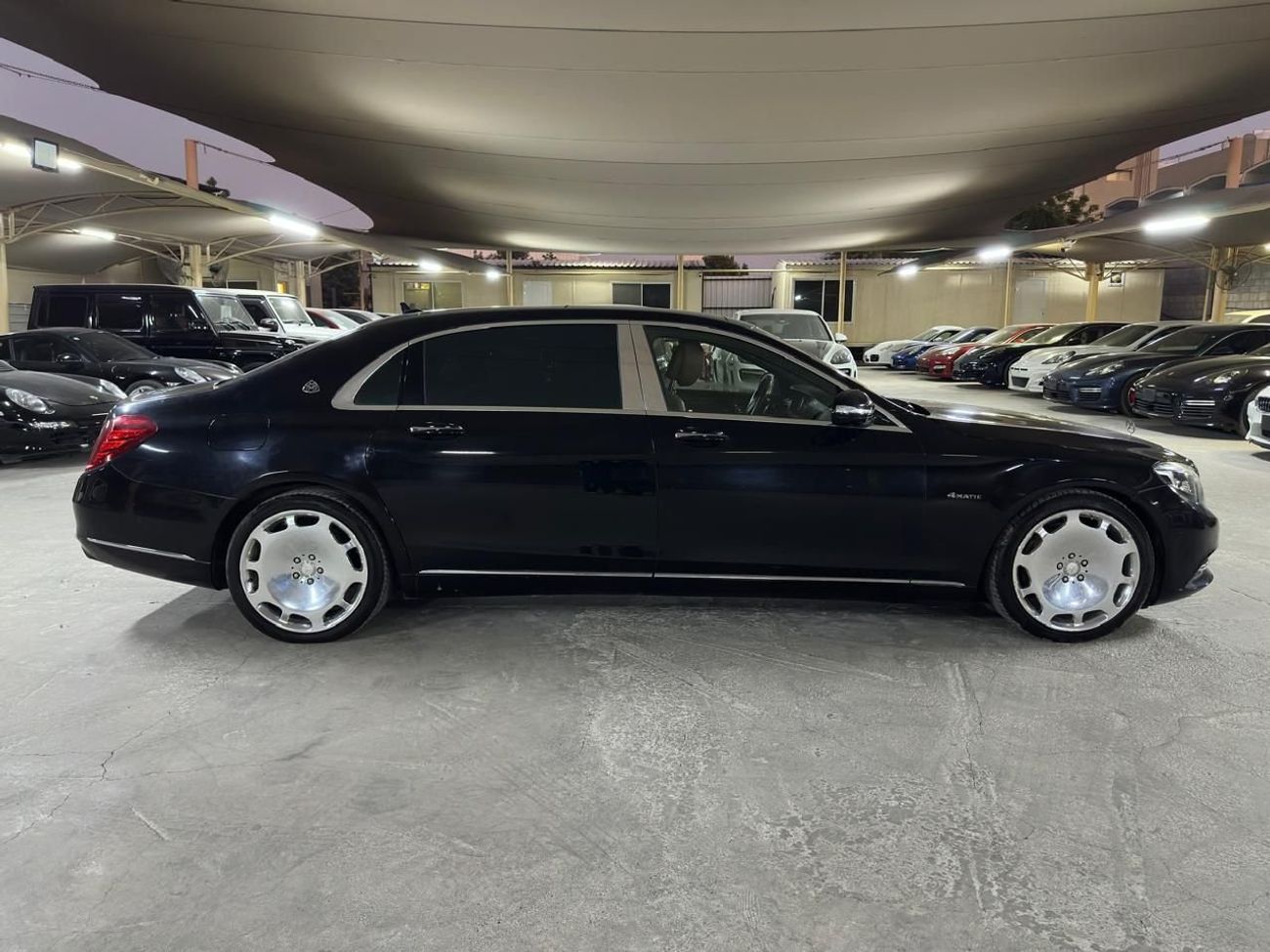 Mercedes Maybach S550 Maybach 2015 4.7L | 6 BUTTONS | BROWN INTERIOR | REAR ENTERTAINMENT