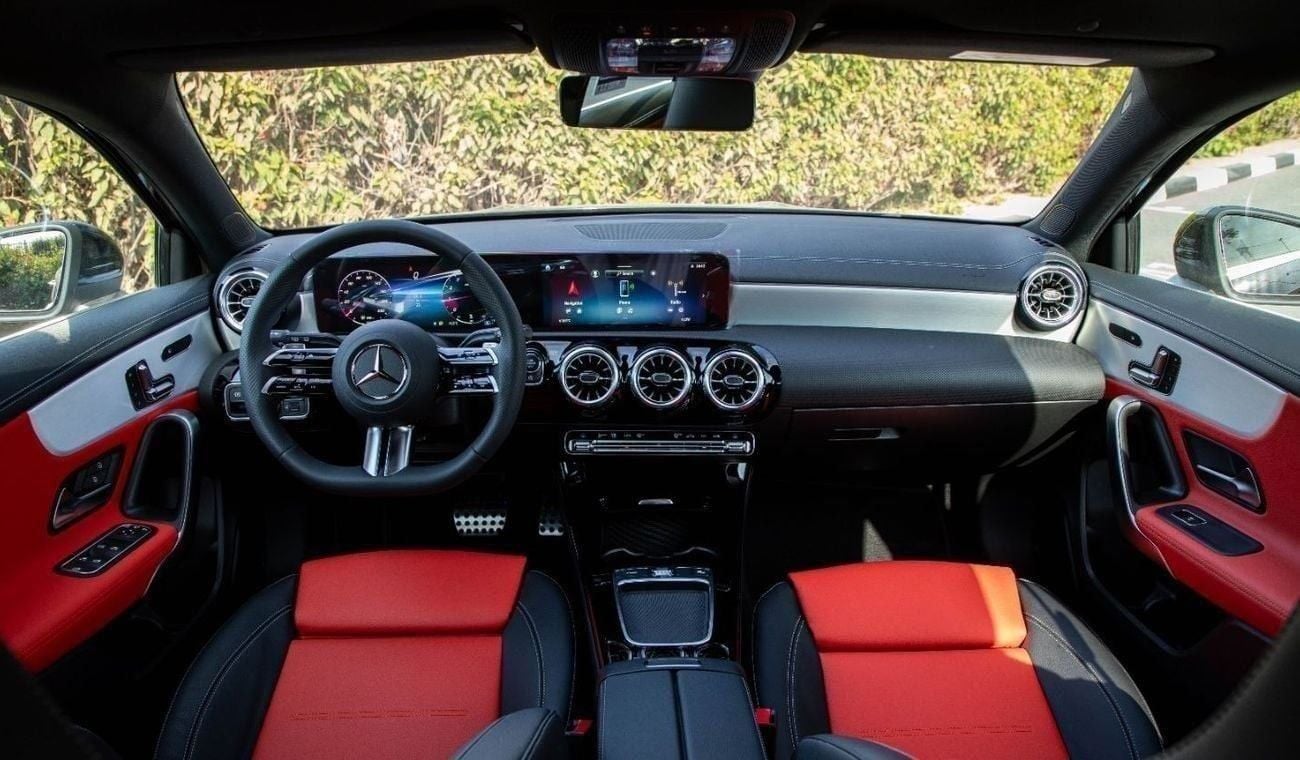 مرسيدس بنز A 200 AMG Hatchback | 2025 | GCC Specs with 5 Years Warranty | For Local Registration +10%