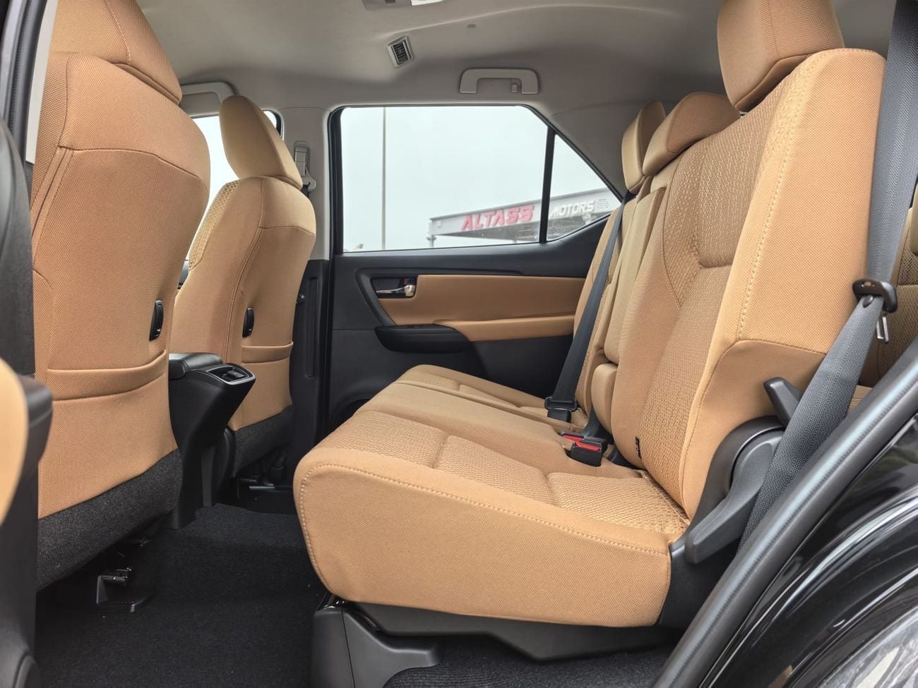 Toyota Fortuner EXR FORTUNER,2.7L,4X4,MANUAL AC,ROOF RACK,REAR VEIW CAMERA,17''AW,A/T,2026MY( FOR EXPORT ONLY)