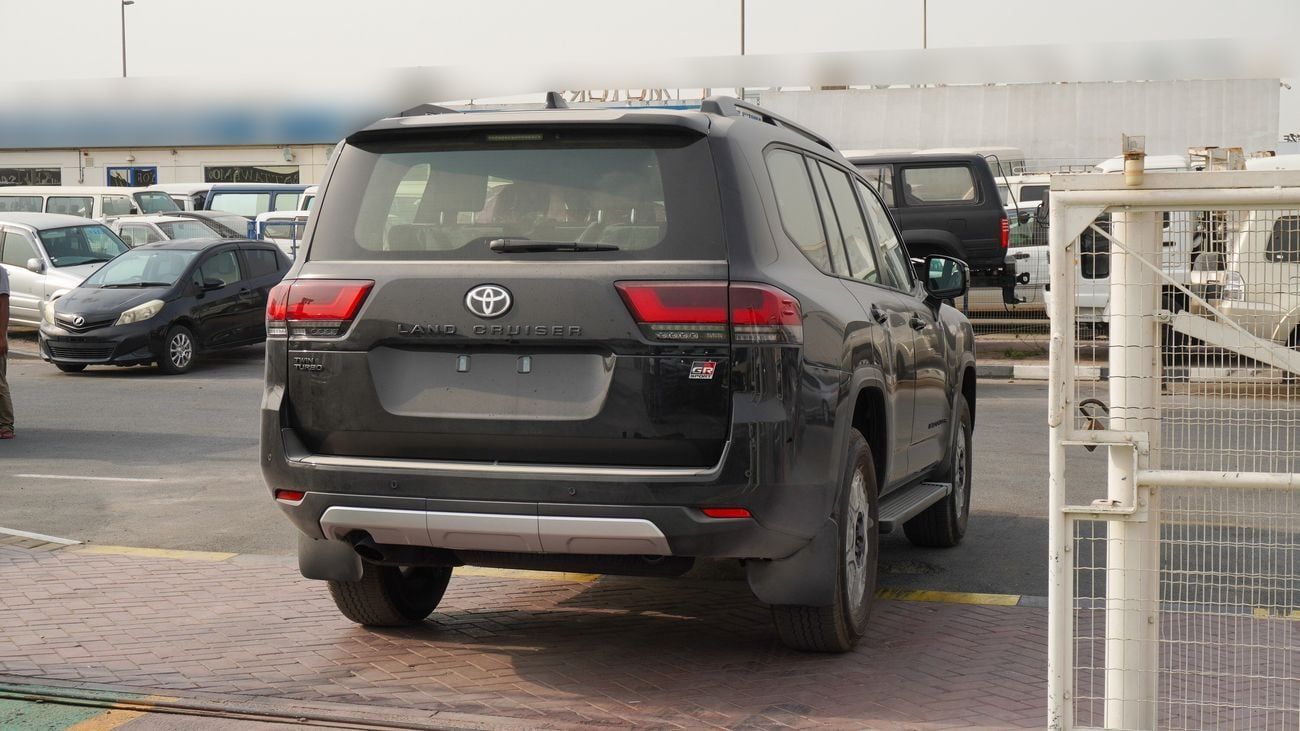 تويوتا لاند كروزر GR SPORT 3.5L V6