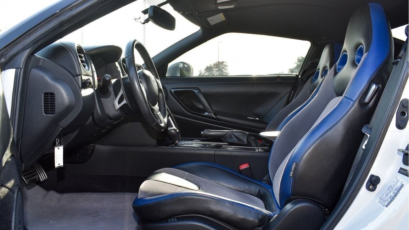 Nissan GTR Black edition