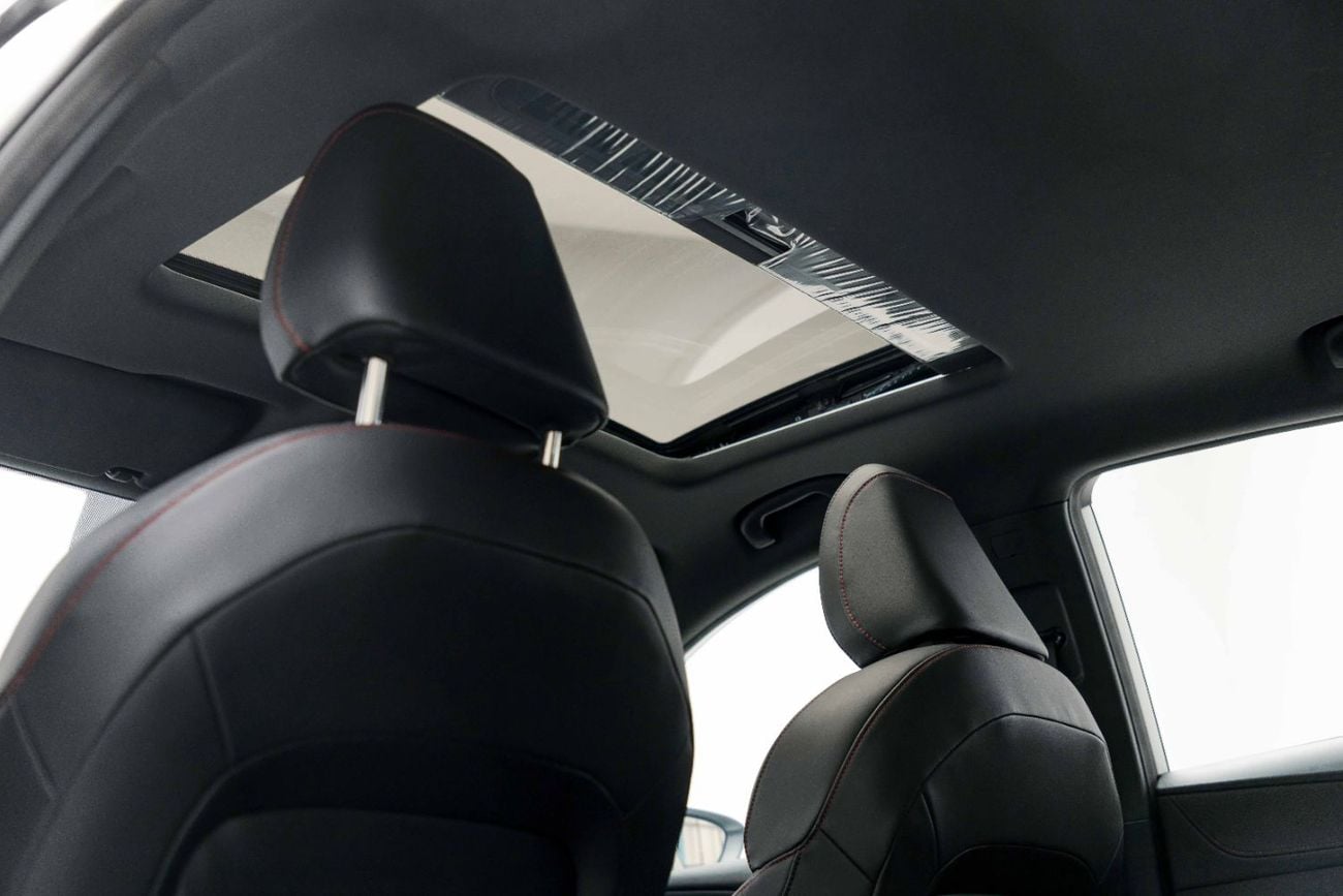 MG 5 LUXURY 1.5L - WHITE INSIDE BLACK | EXPORT ONLY