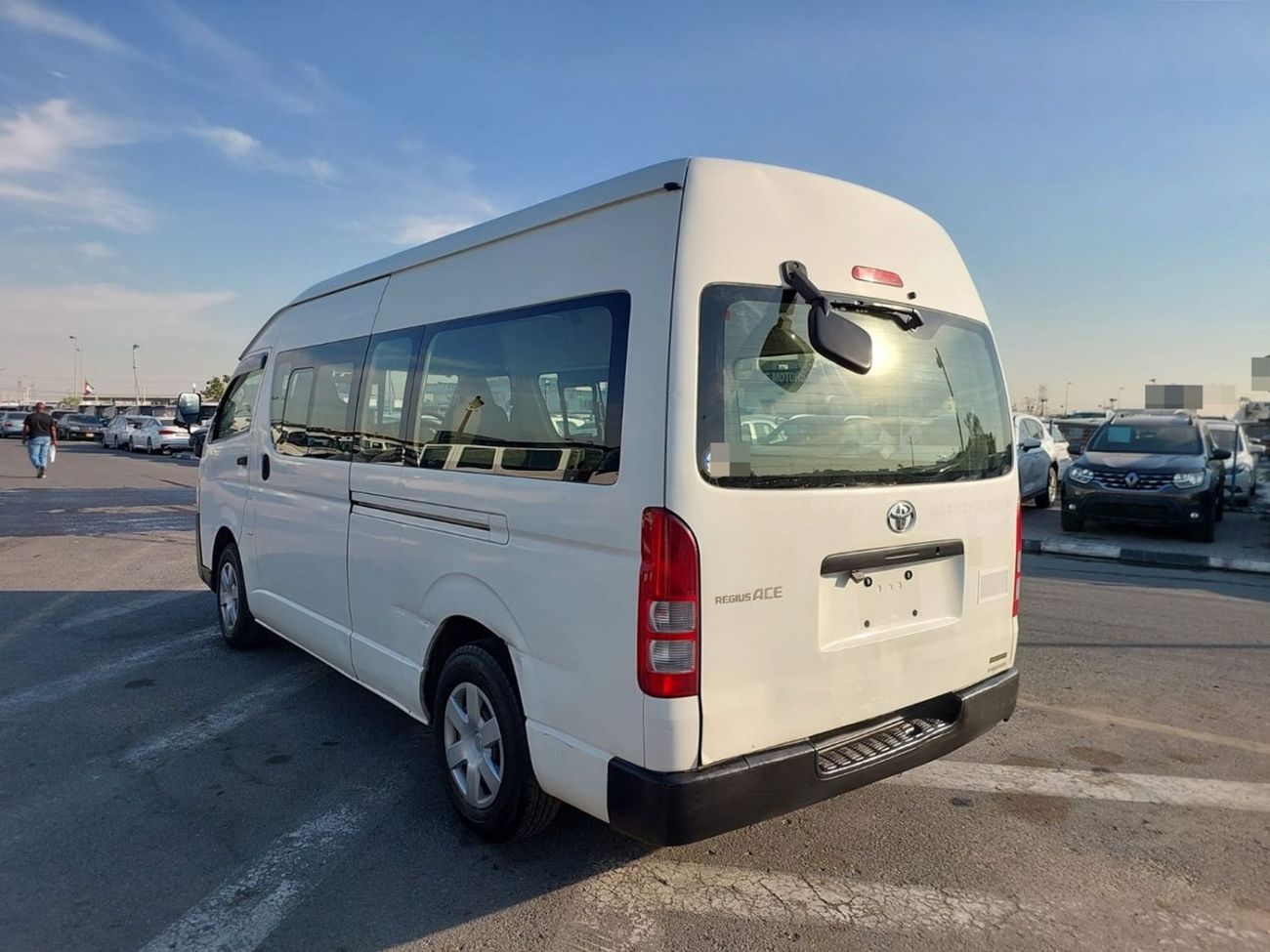 Toyota Hiace TOYOTA HIACE VAN RHD 2015 MODEL 3.0 L DIESEL AUTOMATIC(PM16111)