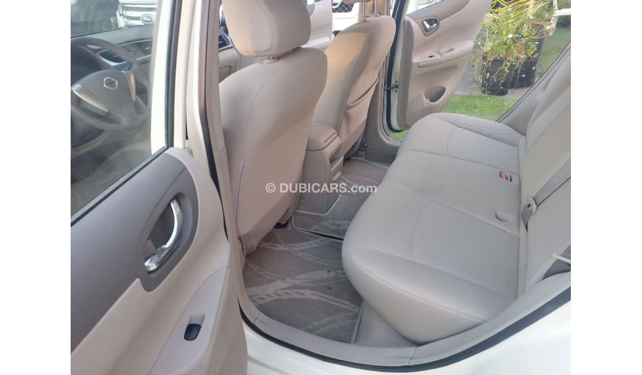 نيسان تيدا خليجى موديل 2013 لون أبيض شاشة كاميرا خلفية بدون حوادث بحالة ممتازة لاتحتاج لأى مصاريف