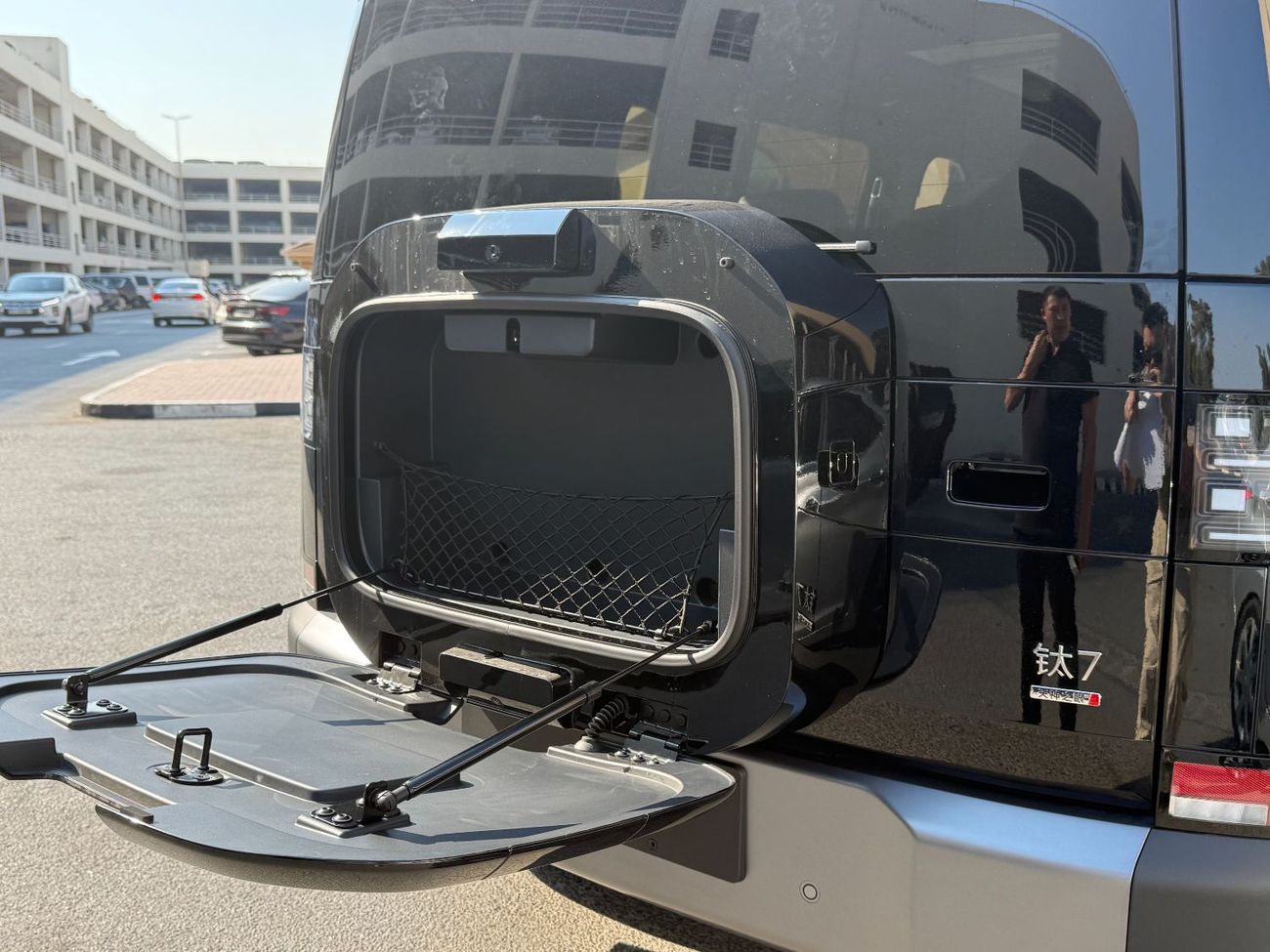 بي واي دي ليوبارد تيتانيوم 7 Ultra