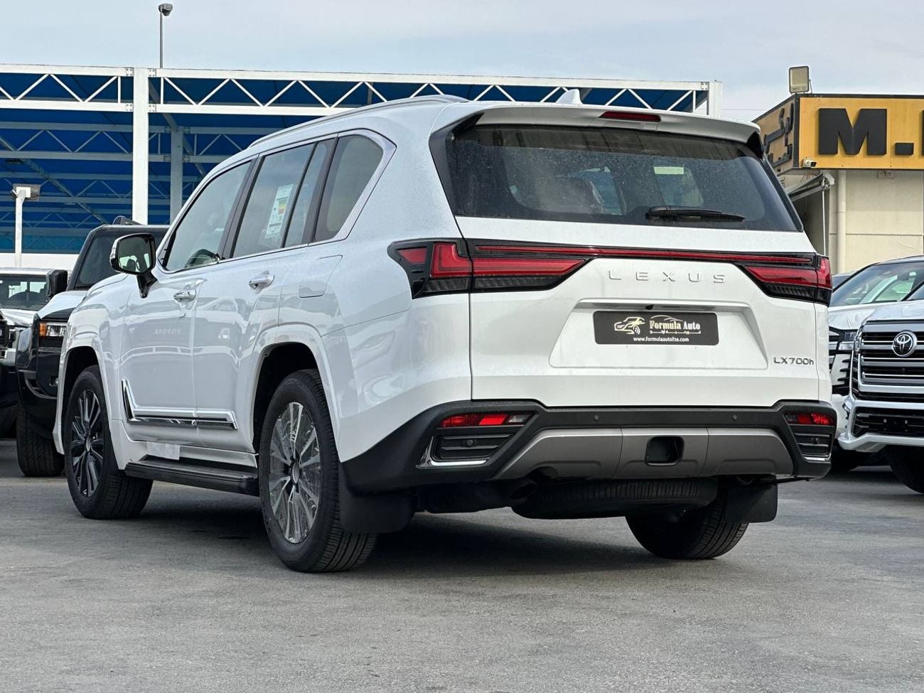 Lexus LX 700h Urban Signature 3.5L HEV A/T // 2026 // Full With Radar & Head Up Disable , 360 Camera , Wireless Ch