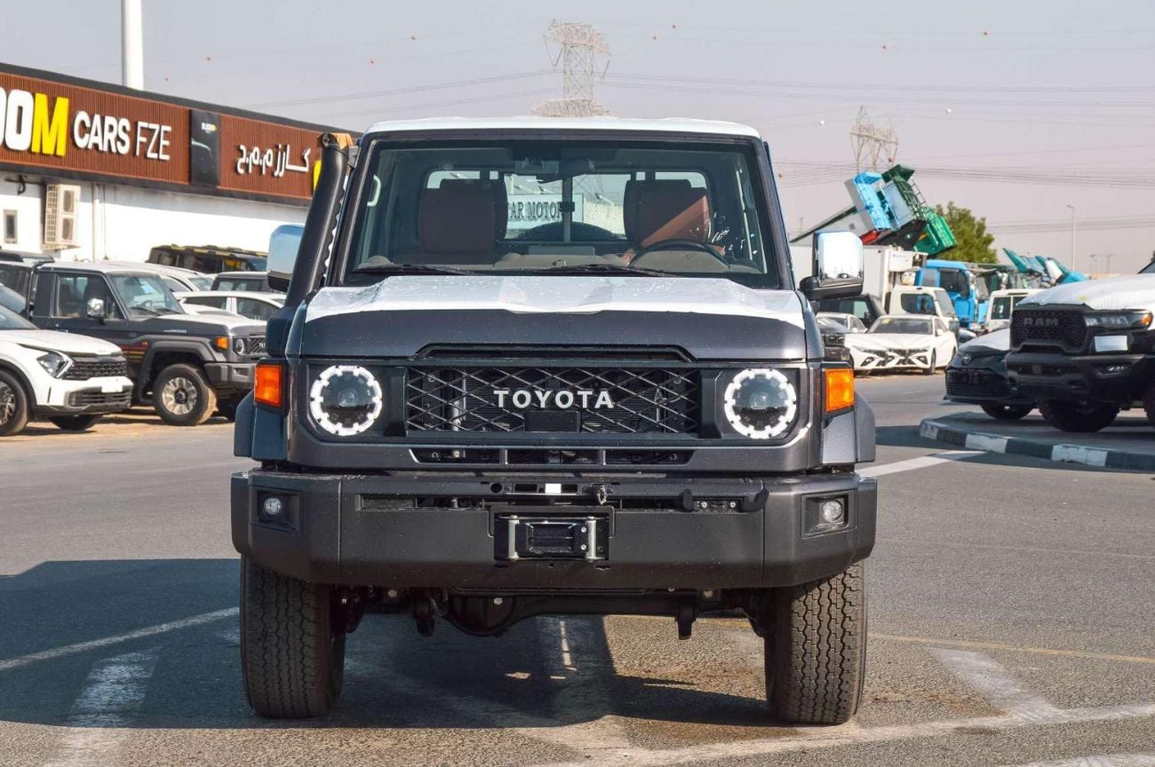 Toyota Land Cruiser Pick Up TOYOTA LAND CRUISER 79 4.0L V6 AT 4WD DC PICKUP 2025