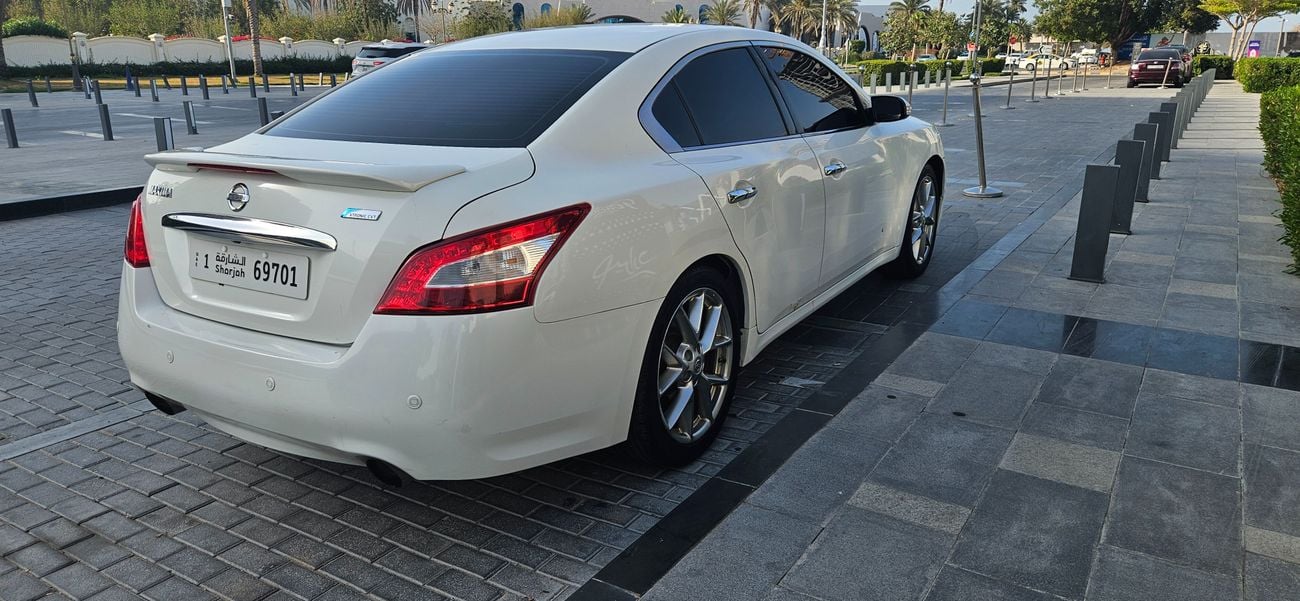 Nissan Maxima V6