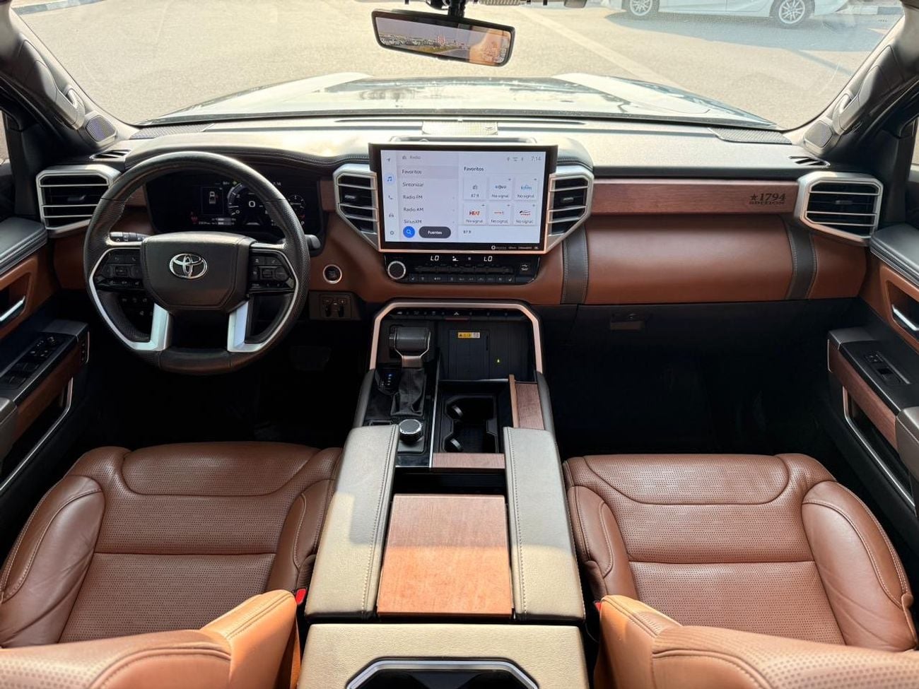 Toyota Tundra Platinum 1794 edition | panoramic, 360 camera full option