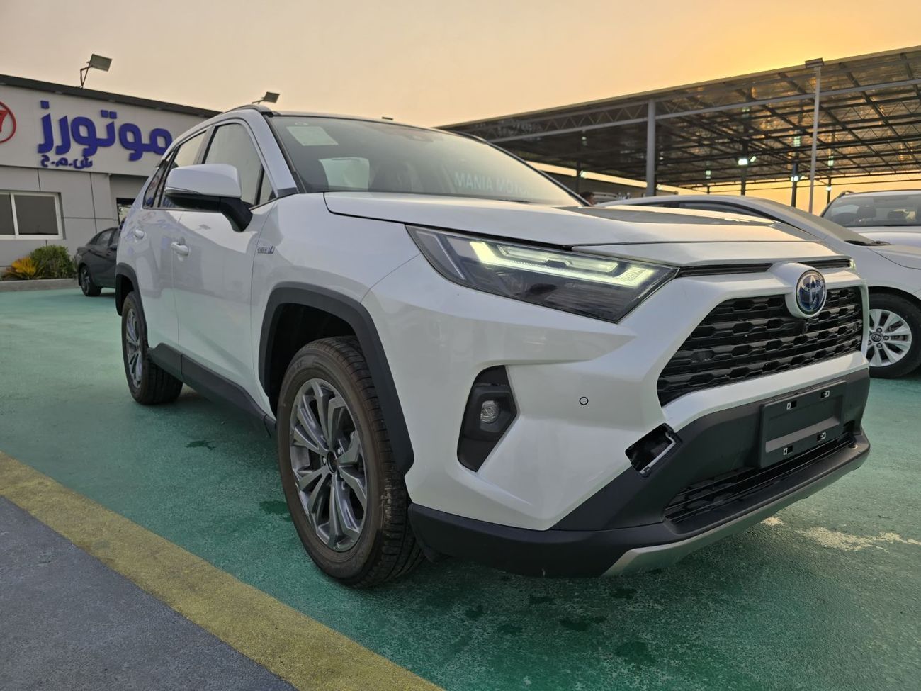 تويوتا راف ٤ 2.5L VXR Hybrid