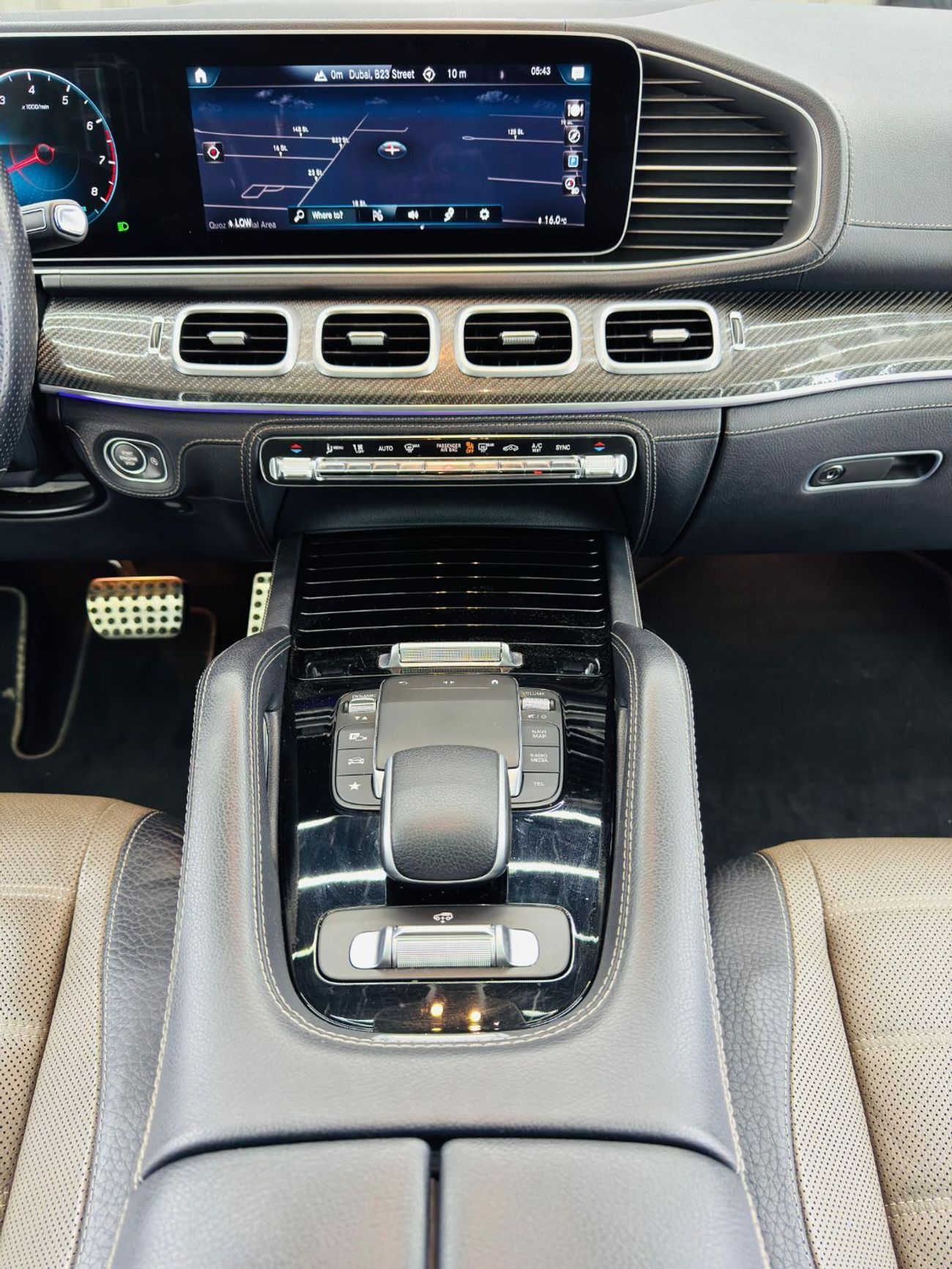 مرسيدس بنز GLS 580 2020 Mercedes-Benz GLS 580 4MATIC GCC