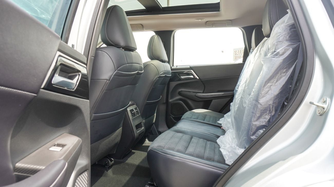 Mitsubishi Outlander Brand New Mitsubishi Outlander High Line 2025 For Export 2.5L Petrol A/T|Silver/Black|OUTLANDER-HL-2