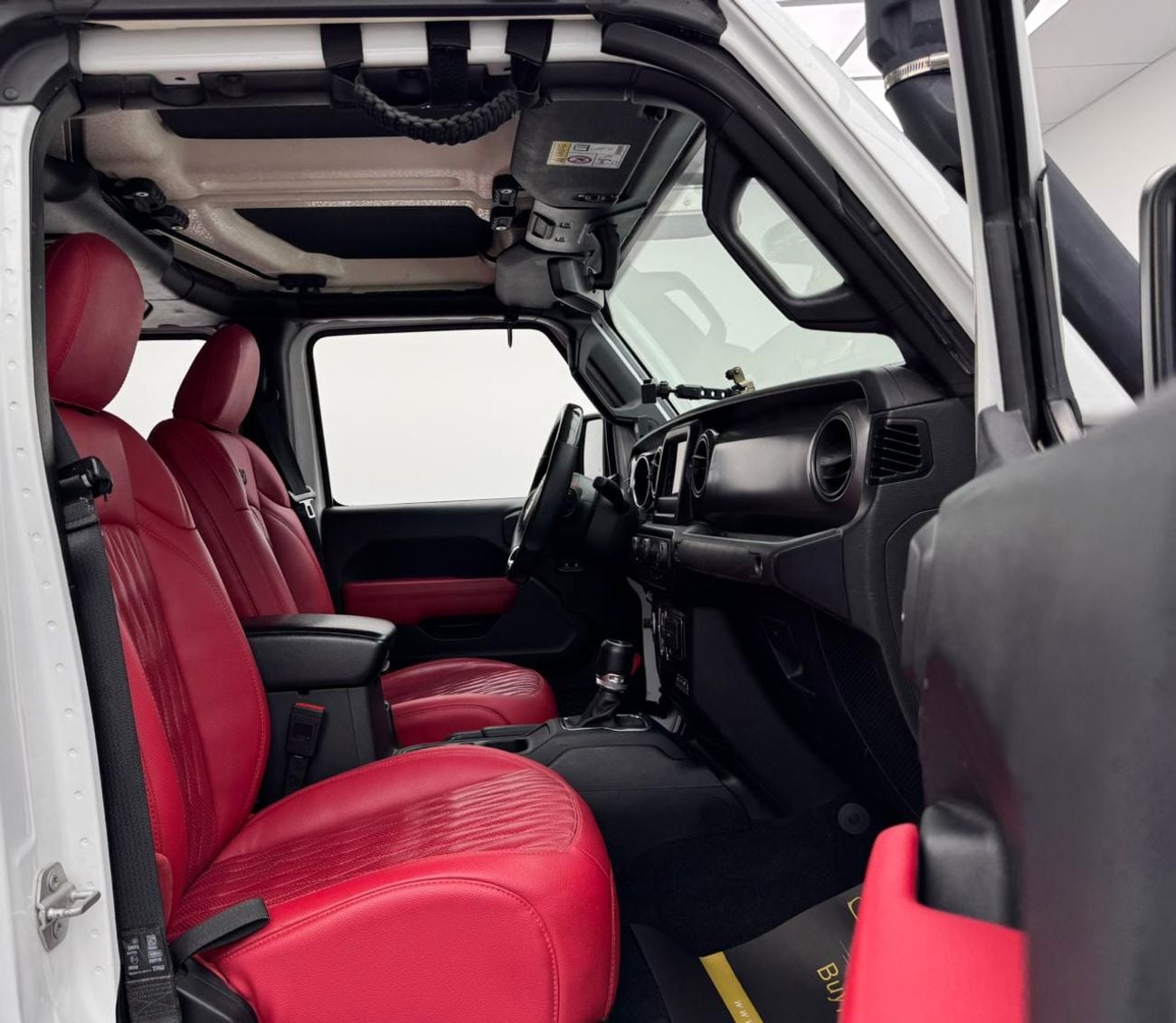 Jeep Gladiator 2021 Jeep Gladiator Sport, 2027 Jeep Warranty, Full Jeep Service History, Carbon Fiber Interior, GCC