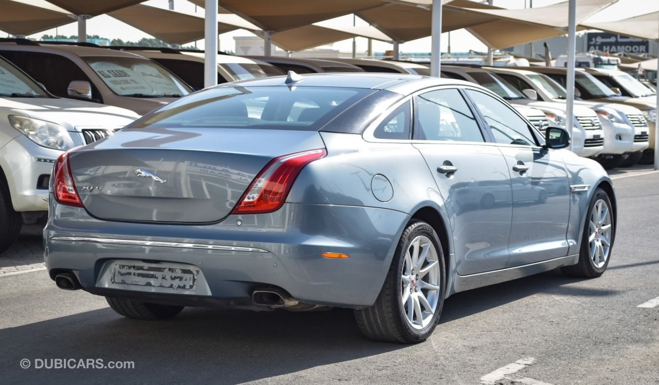 Jaguar XJ L