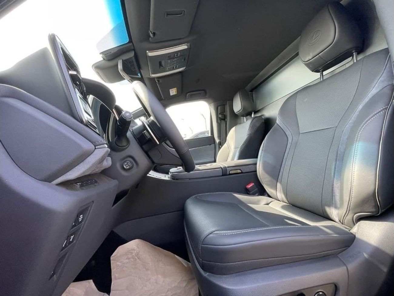 Lexus LM 350h LEXUS LM350H HYBRID 2025 4 SEATER(VIP) EURO SPEC