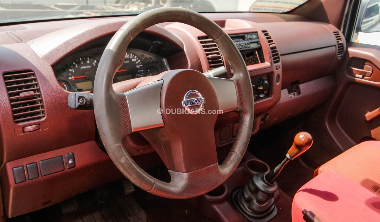 نيسان نافارا