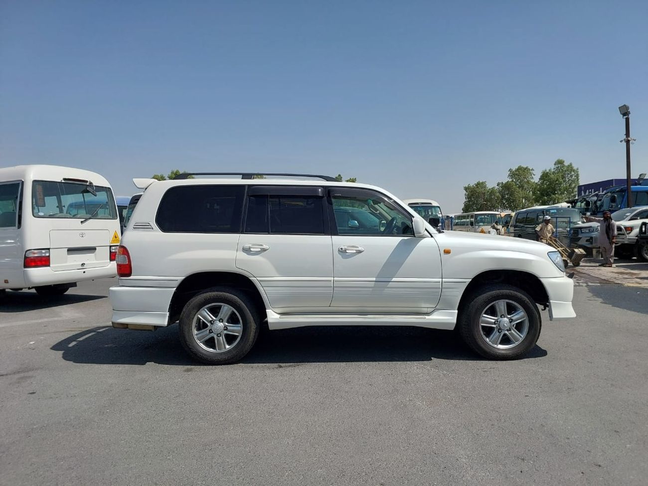 تويوتا لاند كروزر TOYOTA LAND CRUISER SUV RHD 2005 MODEL 4.2 L DIESEL AUTOMATIC(PM27948)