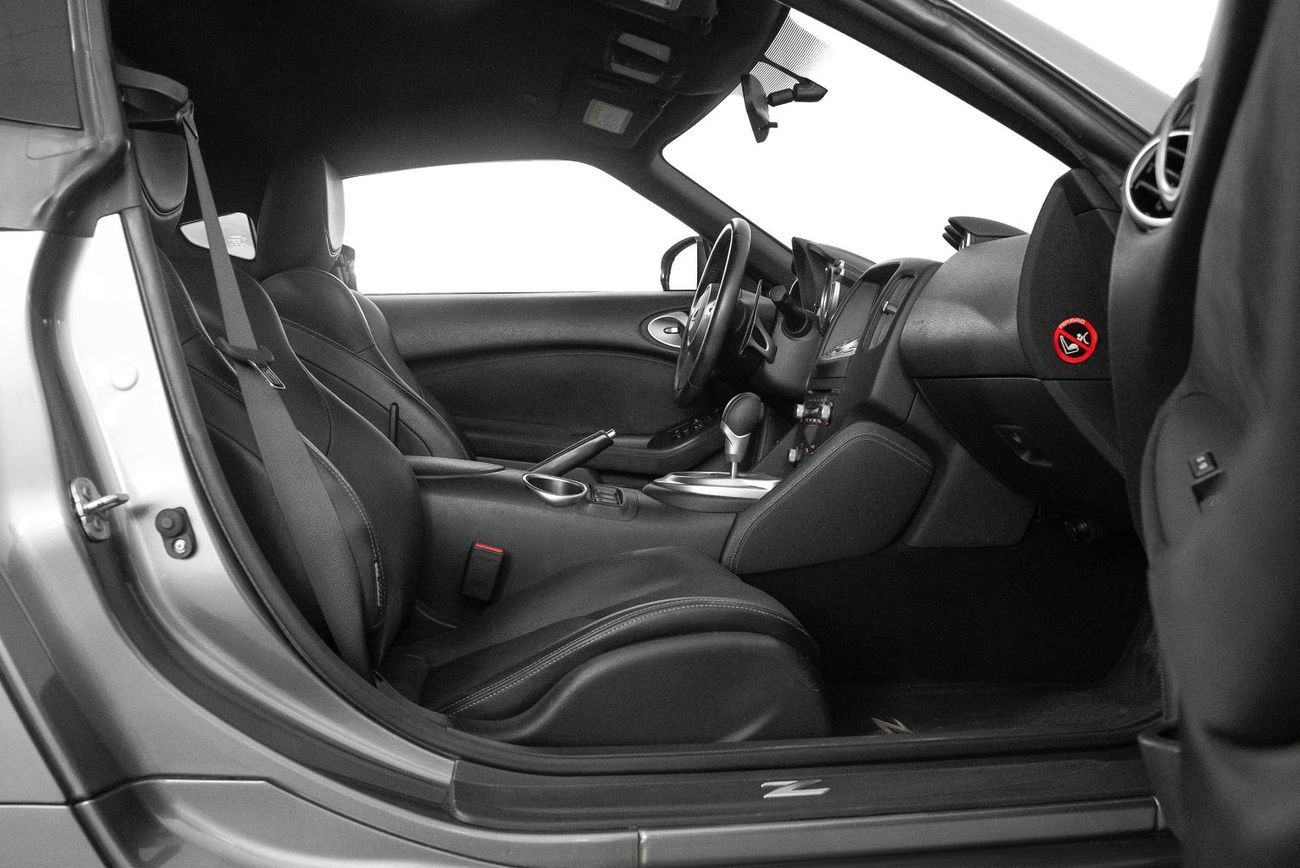 Nissan 370Z Std 3.7L (324 HP) Coupe 3.7L V6 VQ(328 HP) Coupe