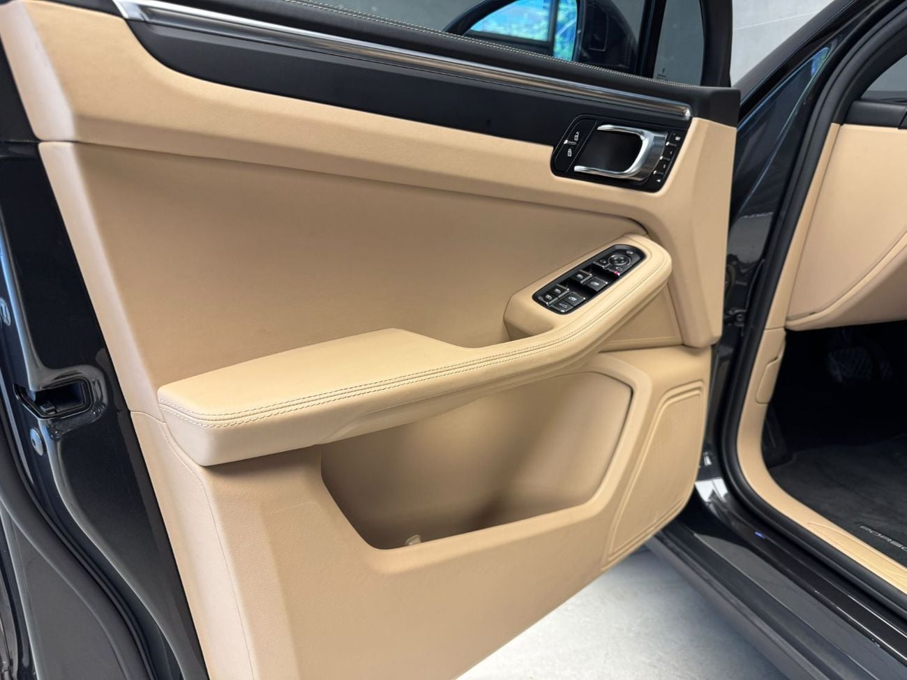 Porsche Macan STANDARD | 2024 | GCC Specs | Agency Warranty