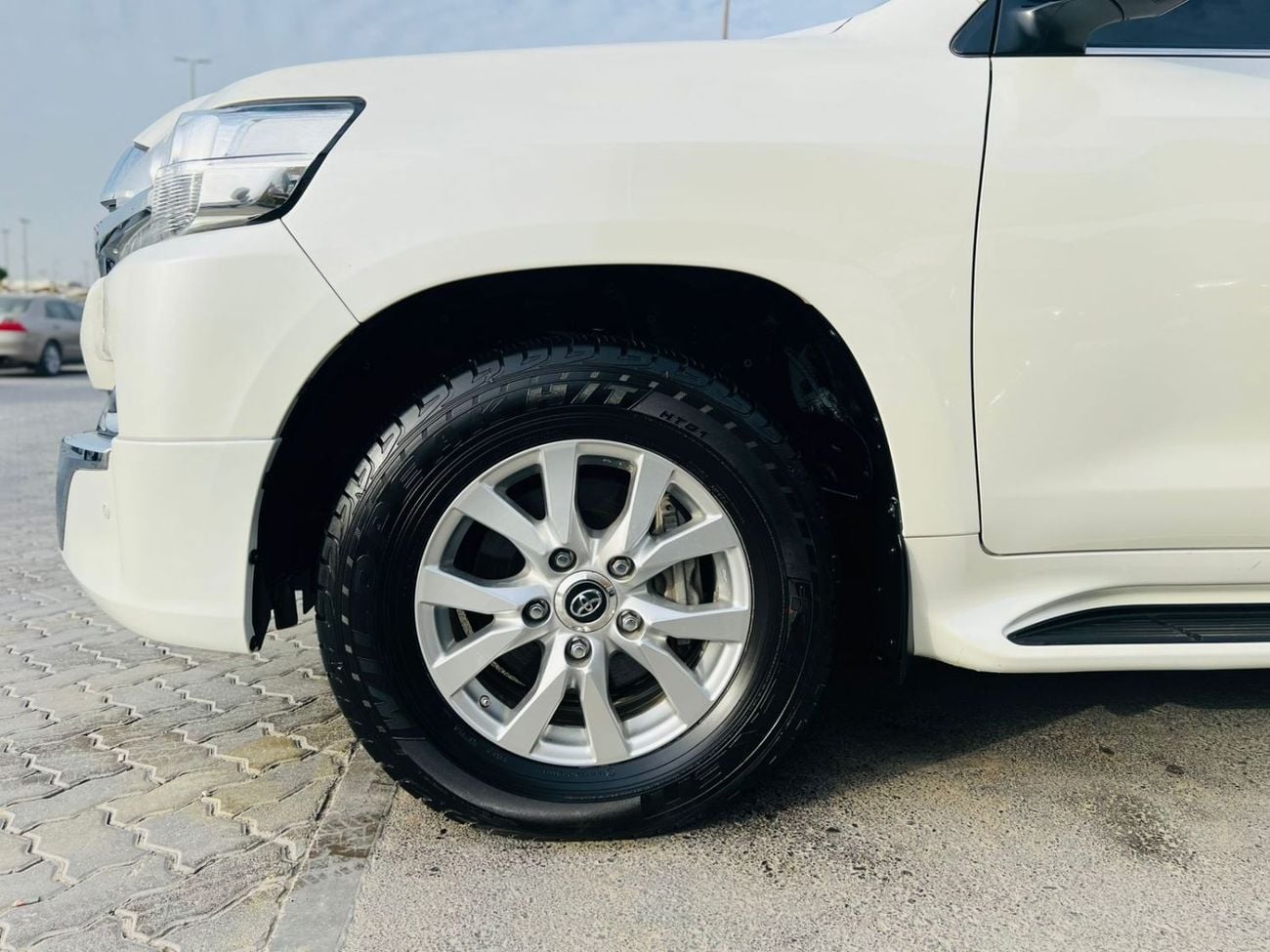 تويوتا لاند كروزر GXR 5.7/V8