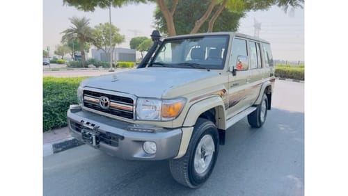 تويوتا لاند كروزر 70 Toyota Hard Top 76 series 4.0L V6 full option manual transmission (winch + Difflock + Alloy wheels)
