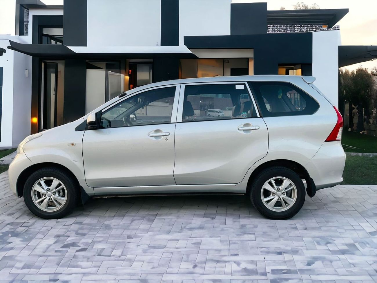 Toyota Avanza AED 780 PM | TOYOTA AVANZA SE 1.5L V4 RWD | 7 SEATER | 0% DP | ORIGNAL PAINT | WELL MAINTAINED