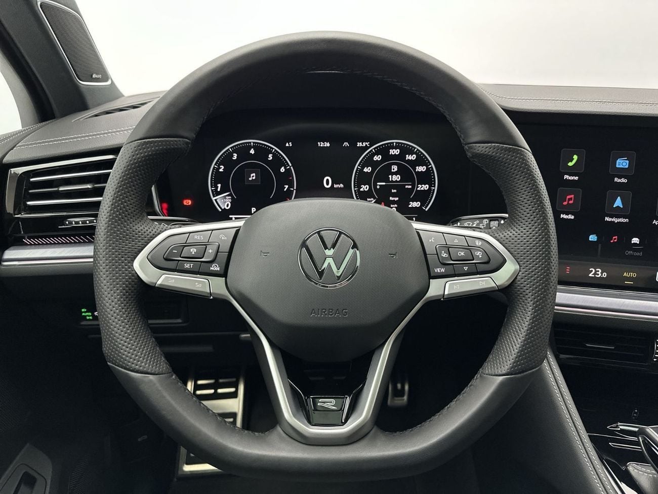 فولكس واجن طوارق Touareg R-Line + (Ref#00130) - 42,100 AED SAVINGS from New Car