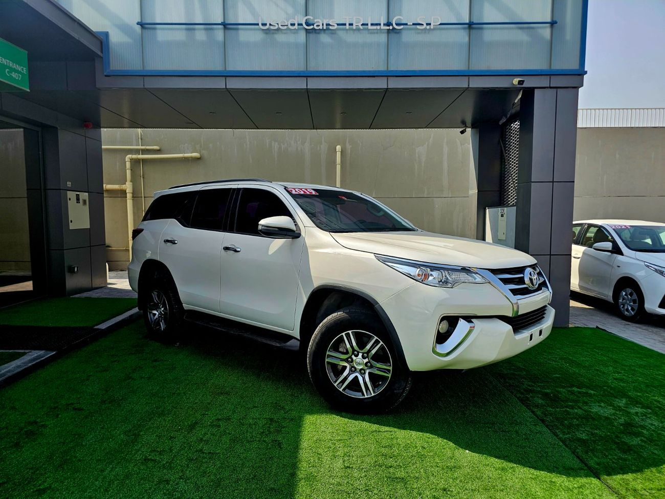 Toyota Fortuner EXR V4 4WD/ GCC SPECS/ LOW MILEAGE/ SINGLE OWNER