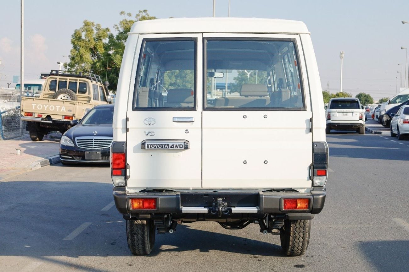 Toyota Land Cruiser 70 LC 78 HARDTOP 4.0L MT Toyota HardTop LC78 4.0 MT basic 2025