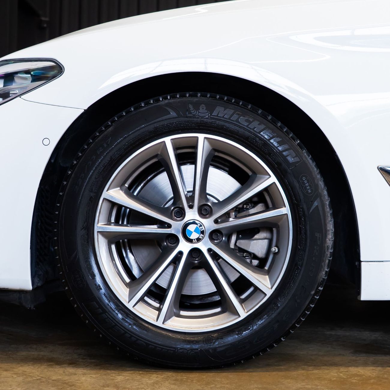 بي أم دبليو 520i Exclusive 1.6L AED 1,628 pm  • 0% Downpayment • BMW 520i • 1 Year Warranty