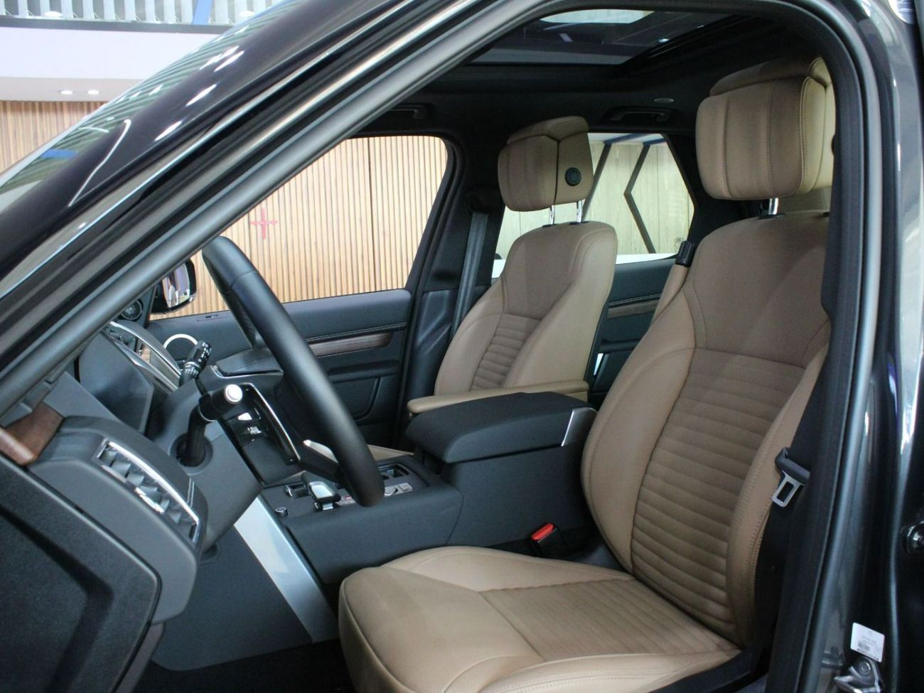 لاند روفر دسكفري P360 - DYNAMIC HSE | GCC Specs