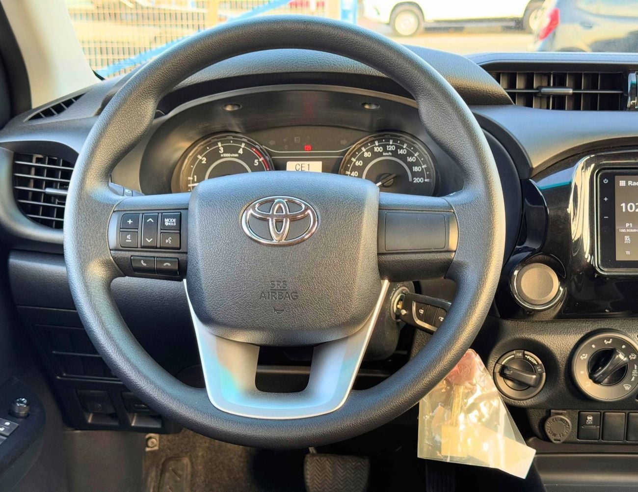 تويوتا هيلوكس BASIC DOUBLE CABIN / 2.4L DIESEL A/T / CHROME HANDLE & REAL CHROME BUMPER (CODE # HD)