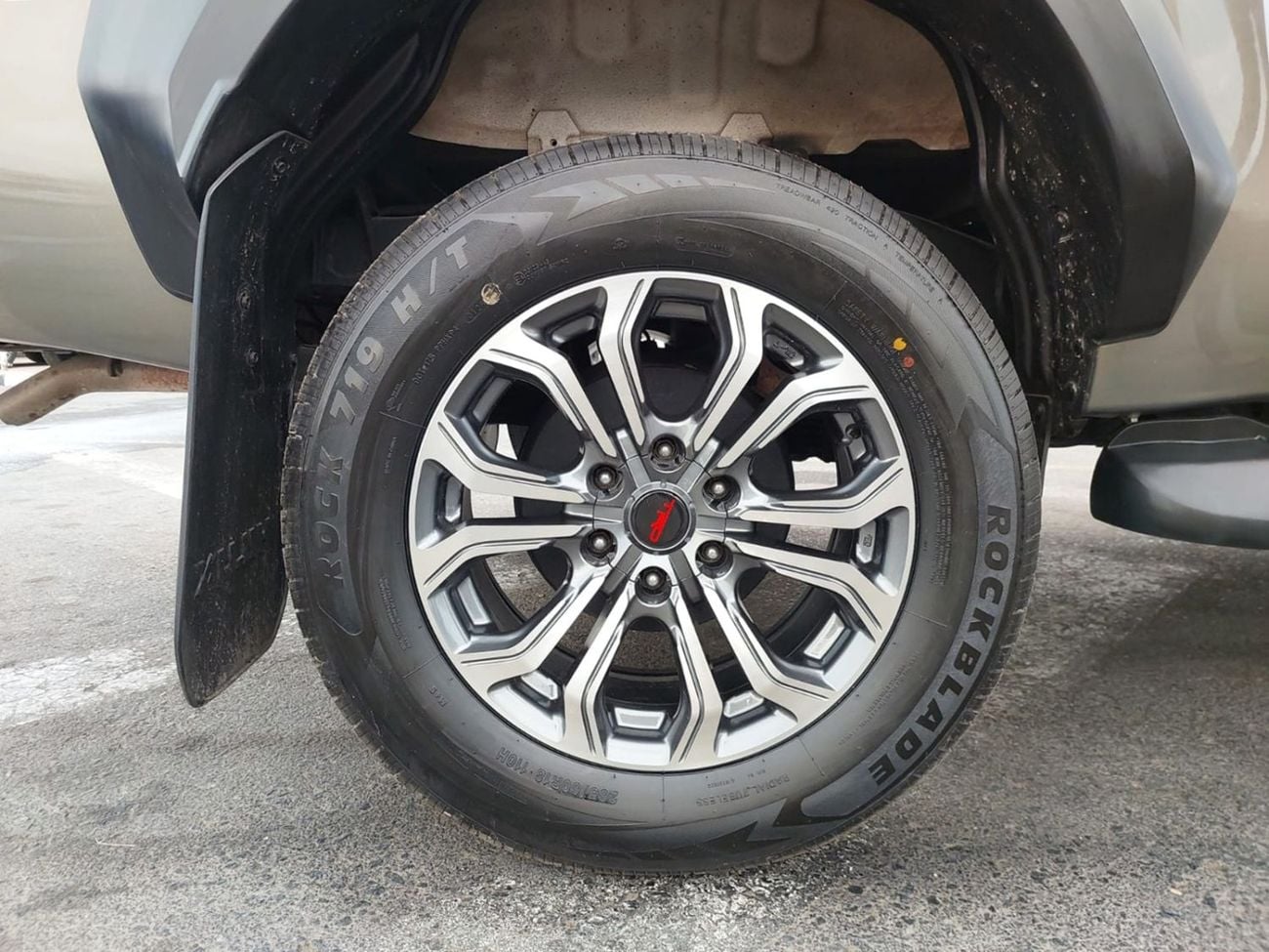 تويوتا هيلوكس (RAMADAN OFFER) TOYOTA HILUX PICKUP RHD 2016 MODEL 2.8 L DIESEL MANUAL(PM60567)