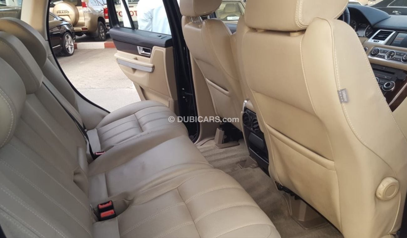 Land Rover Range Rover Sport 2011 car prefect condition full service full option low milea