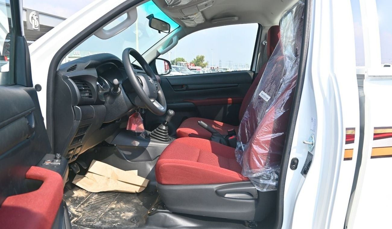 تويوتا هيلوكس Toyota Hilux 2025 2.7L Petrol 4 Cylinders Wheel size 17 inch Single Cab Manual  4WD