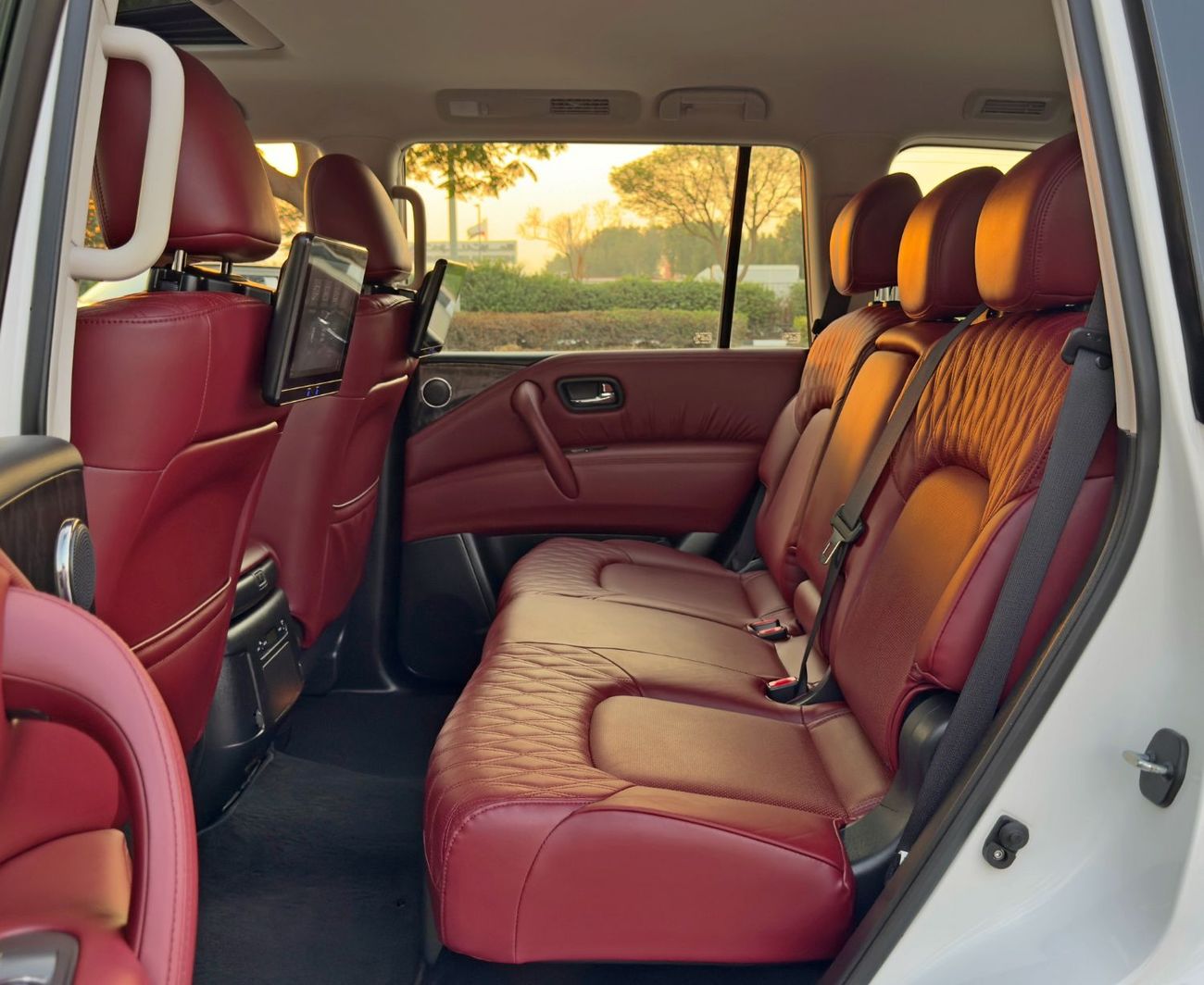 Nissan Patrol LE Platinum 5.6L 2024 Nissan Patrol LE V8 Platinum, Dealer Warranty, GCC Specifications