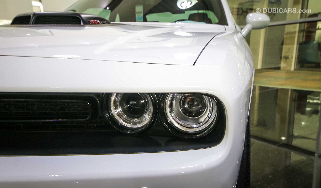 Dodge Challenger SRT 392 Scat Pack, 6.4L V8 0km, GCC with 3Yrs or 100K km Warranty