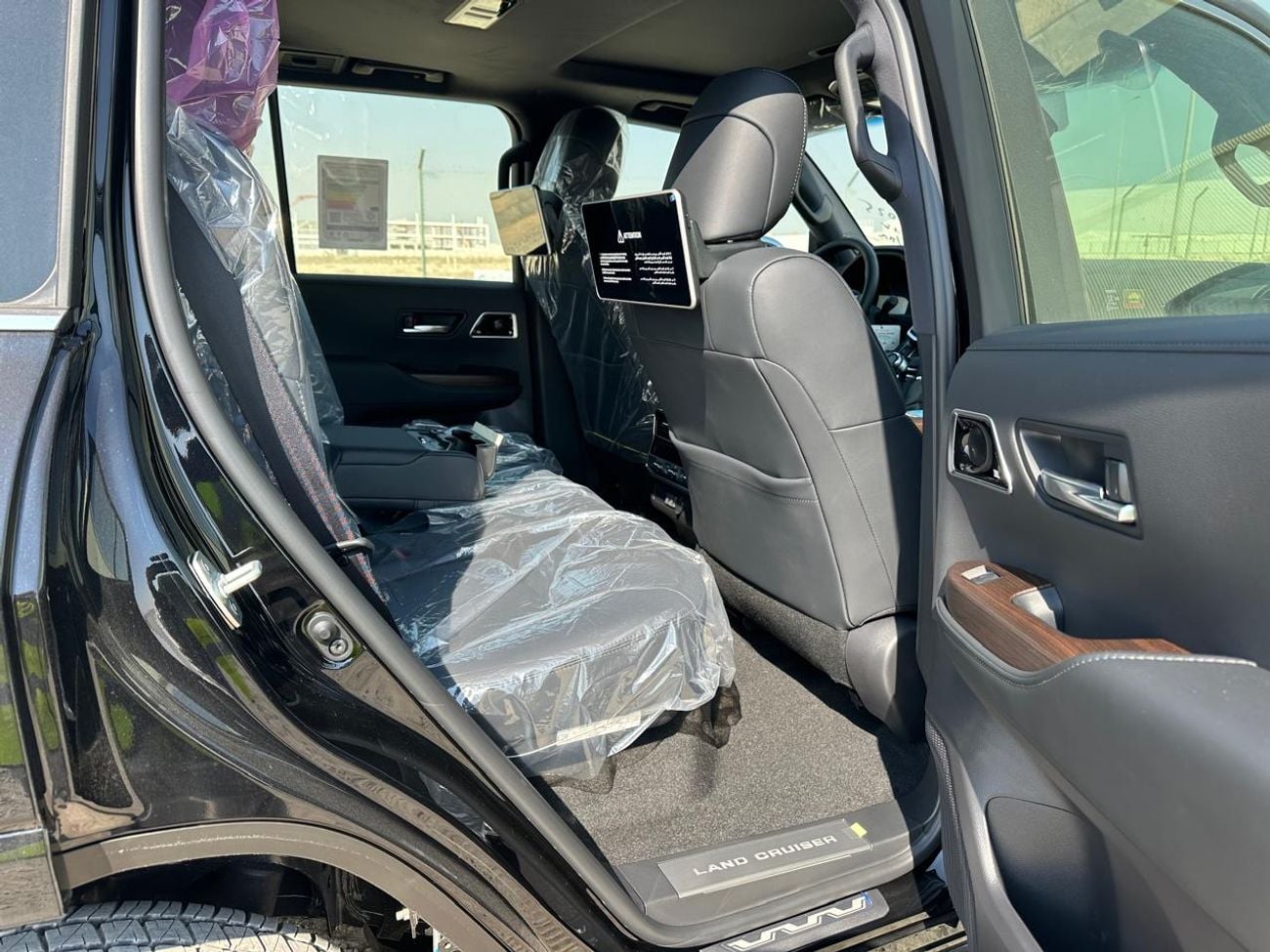 تويوتا لاند كروزر 2026 Toyota Land Cruiser LC300 VX 4.0L Petrol AT