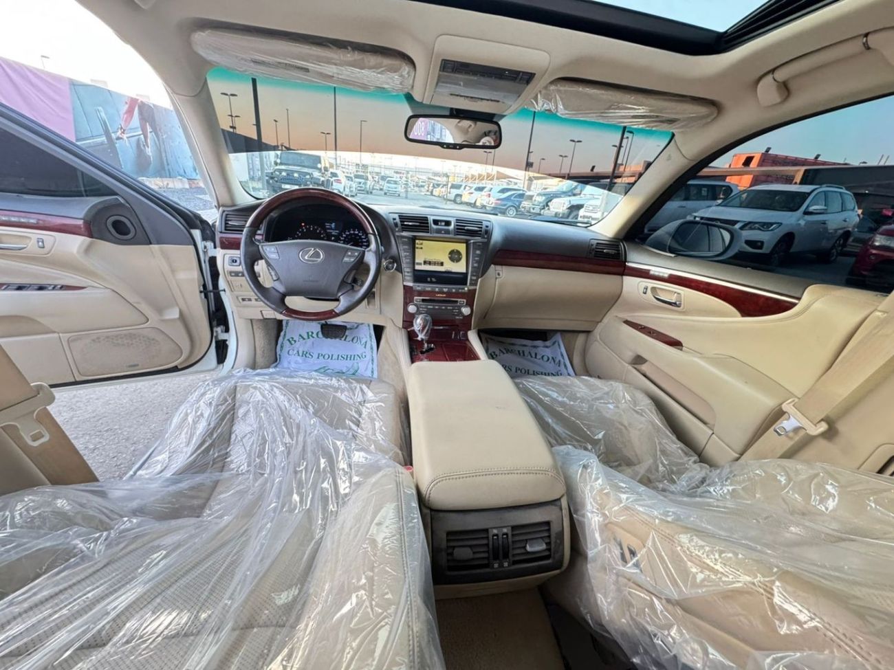لكزس LS 460 L 4.6L In excellent condition and requires no expense