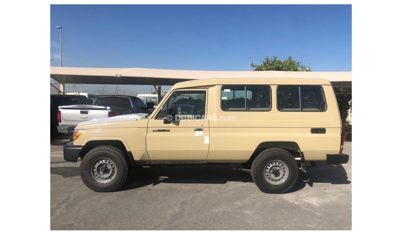 Toyota Land Cruiser 70 TOYOTA LAND CRUISER LC78 HARDTOP 4.2L WITH DIFF LOCK POWER WINDOWS DIESEL V6 MY 2023 BEIGE AND WHITE