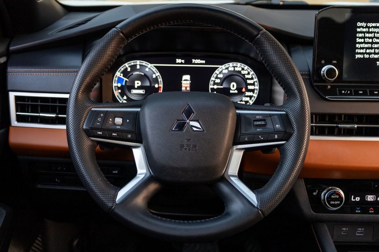 Mitsubishi Outlander PREMIUM LAUNCH EDITION Mitsubishi Outlander Limited Edition (7SEATER) 2023 GCC | Agency Warranty | S