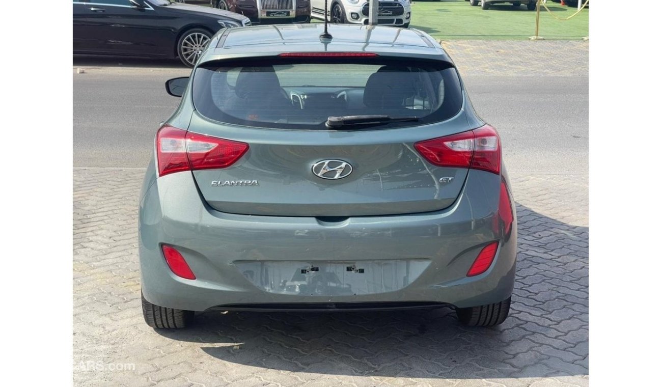 Hyundai Elantra Model 2013 imported from Canada customs papers 4 cylinder cattle 229000km