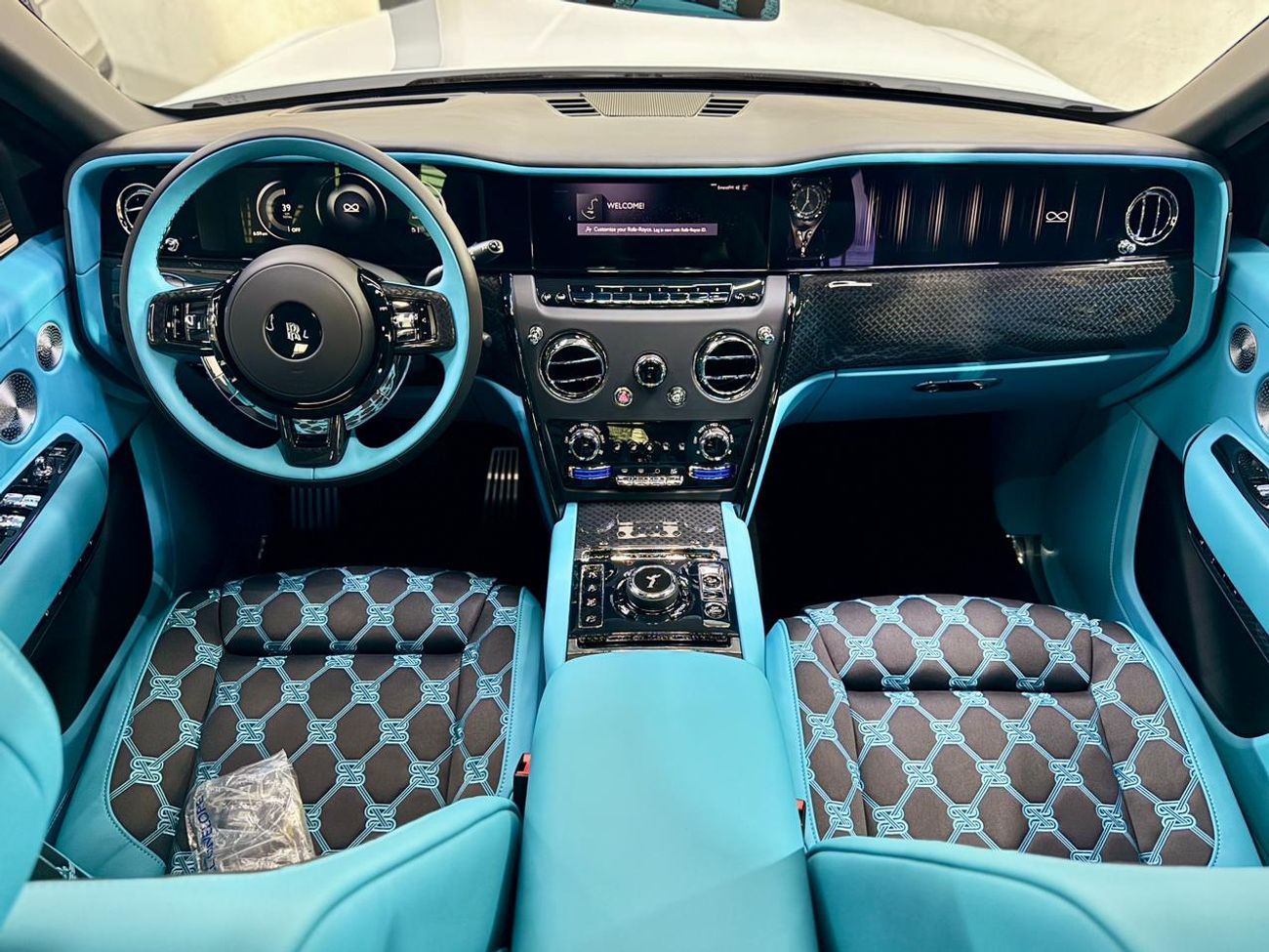 Rolls-Royce Cullinan Black Badge 2026 GUCCI Interior Brand New 0 KM