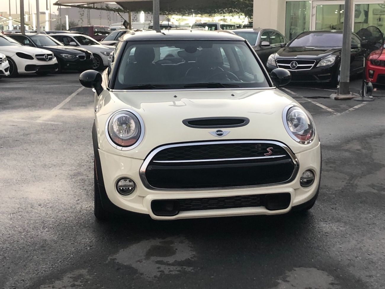 ميني كوبر إس موديل 2018 حاله ممتازه من الداخل والخارج فل مواصفات كراسي جلد ومثبت سرعه وتحكم كهربي كامل ونظام صوت