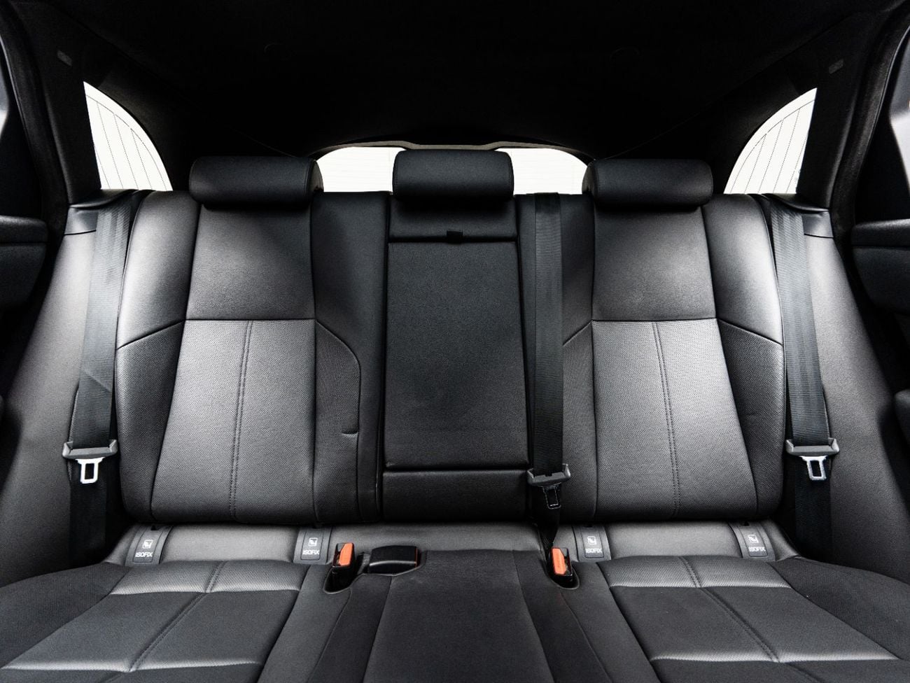 لاند روفر رينج روفر فيلار Dynamic SE P250 2.0L2025 Range Rover Velar Dynamic SE P250, 2.0L 4cyl, 4WD, 247 bhp, 8 Speed Automat